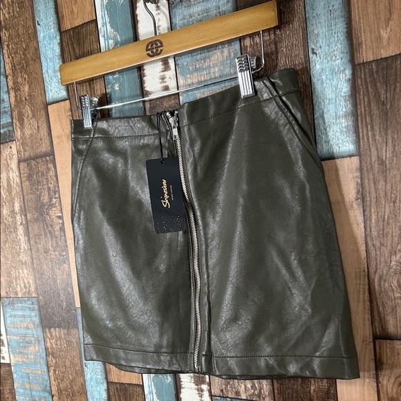 Shinestar Olive Leather Skirt with Zipper - Picture 8 of 11
